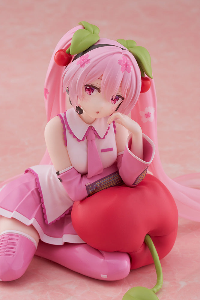 Hatsune Miku - Sakura Miku - Desktop Cute Prize Figure (Cherry Cushion Ver.)